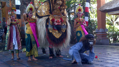 Tanzdarbietung von "Barong & Kris", Bali.